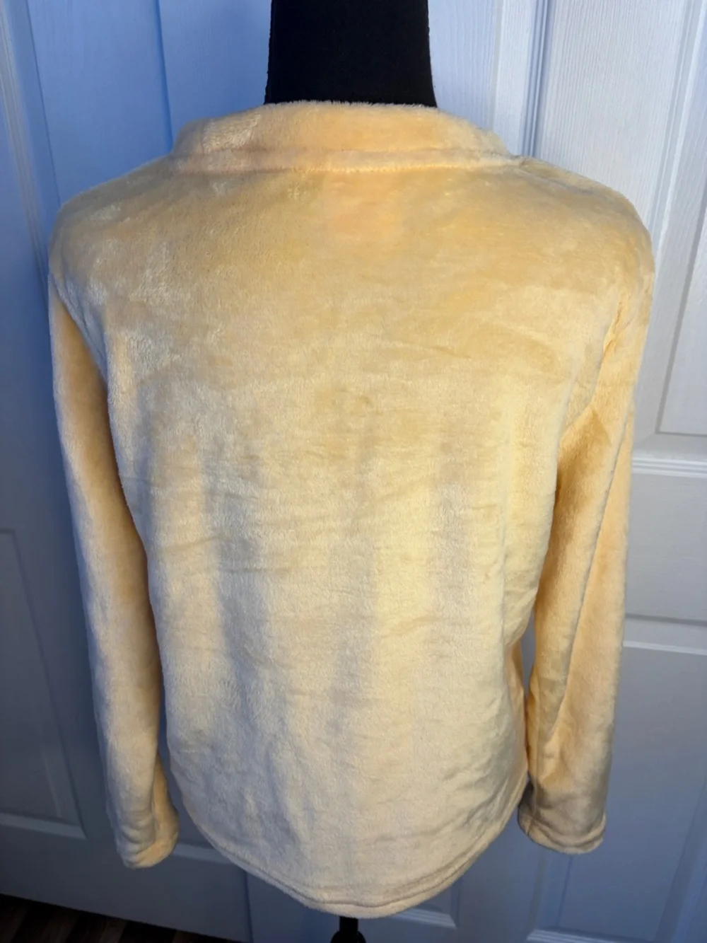 Disney Yellow Winnie the Pooh "Hunny" Plush Pajama Top size small - Picture 7 of 11
